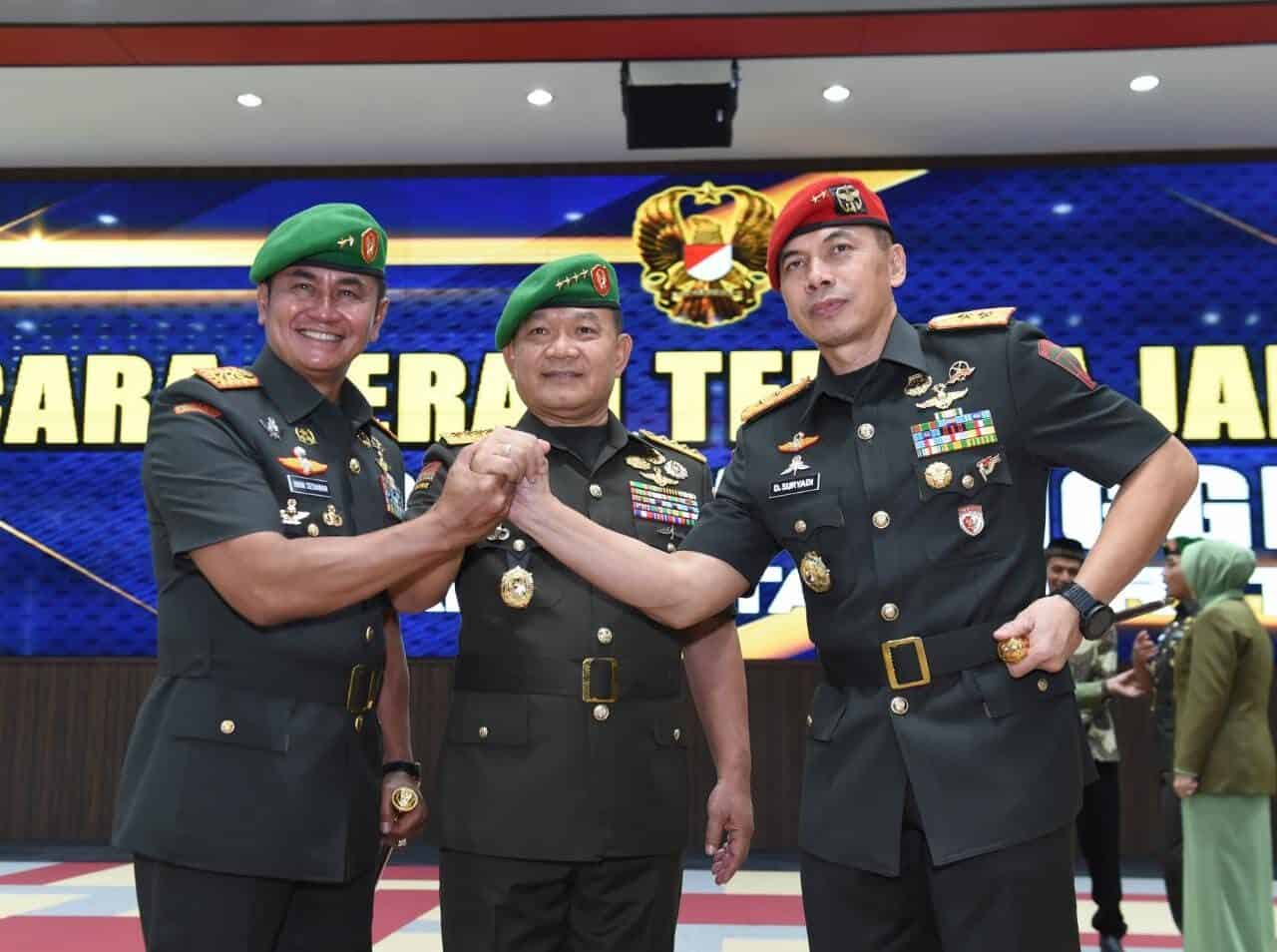 Serah Terima Empat Jabatan Strategis di TNI AD